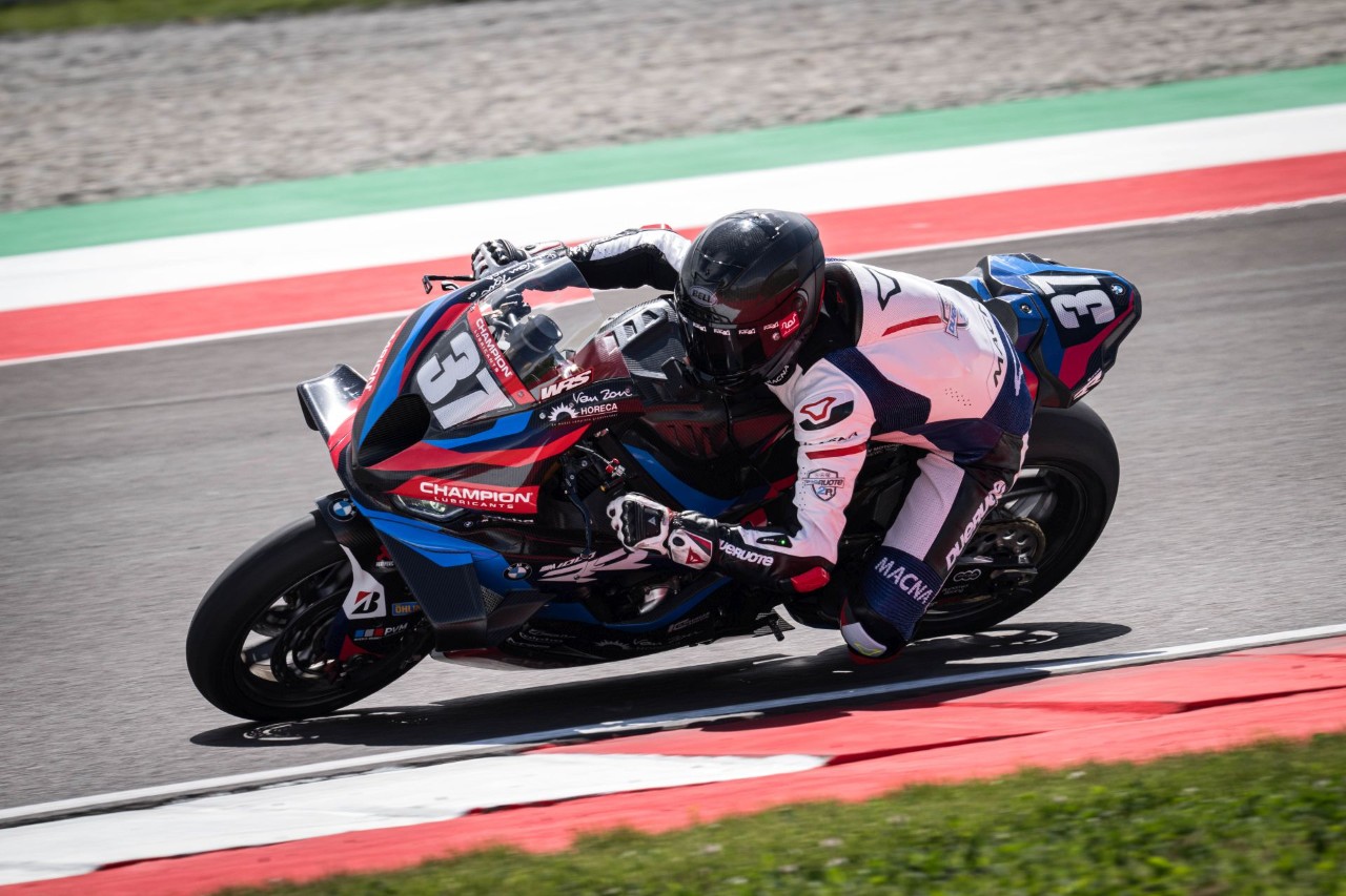 DueruoteTG #238 - Abbiamo guidato in pista la BMW che corre in SBK! 